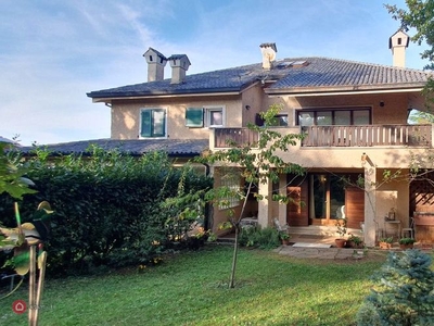 Villa in Vendita in Via Carsia a Trieste