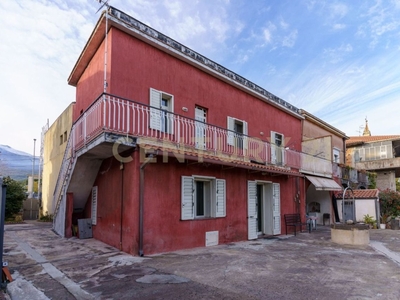 Villa in Via Trieste 243, Santa Venerina, 5 locali, 2 bagni, garage