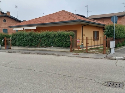 villa indipendente in vendita a Linarolo