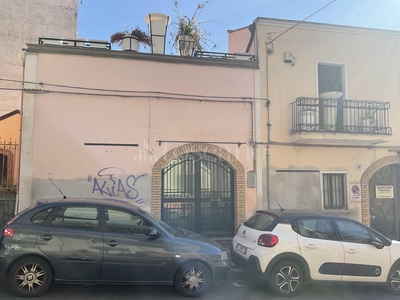 Casa Indipendente a Catania in Via Caronda, Caronda