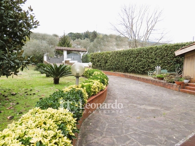 Casa indipendente con terrazzo, Massarosa piano del quercione