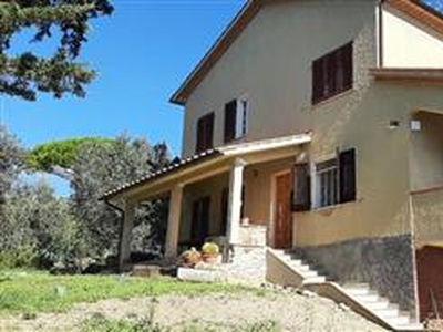 Casa singola in buono stato di 165 mq.