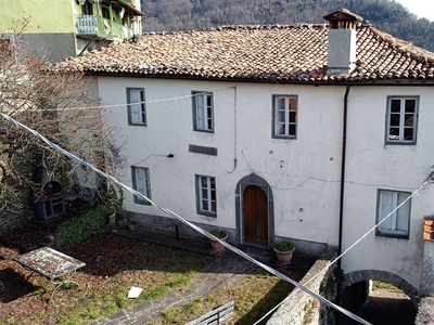 Rustico casale in vendita a Fosciandora Lucca