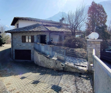 Villa in vendita a Quart Aosta Villair