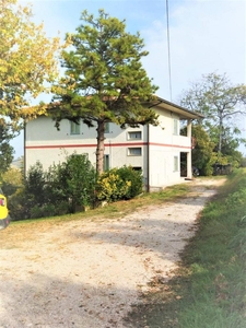 villa indipendente in vendita a Piattoni