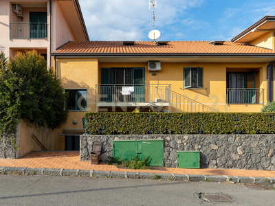 Appartamento con terrazzo in via caruso 4, San Giovanni la Punta