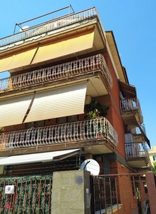 Appartamento in Affitto in Via Acquafondata a Roma