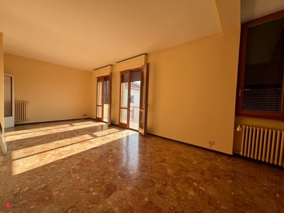Appartamento in Affitto in Viale Delle Rimembranze 29 a Parma