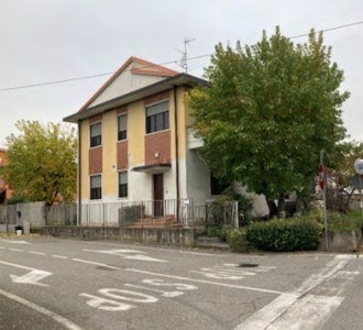 Appartamento in Via Milano 3, Bernate Ticino, 5 locali, 1 bagno, 86 m²