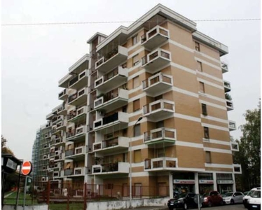 Appartamento in Via Milazzo 1-3, Monza, 9 locali, 1 bagno, garage