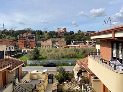 Casa a Roma in Via Pavullo nel Frignano , Casal Bernocchi