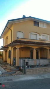 Casa Bi/Trifamiliare in Affitto in Via Ferdinando Magellano a Viareggio