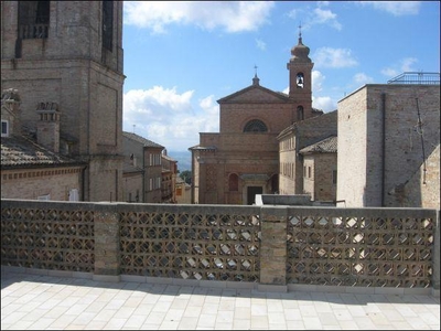 Casa indipendente in vendita a Montefiore Dell'Aso