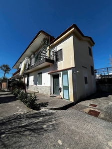 Casa Indipendente in Via Carrara D'amora, Nocera Inferiore (SA)