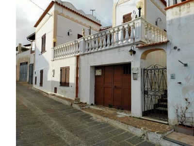 Affitto Casa Vacanze a Lipari, Frazione Pianoconte, Via Stradale 50