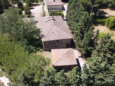 For Sale: Renovation Project - Terraced Apartment near Siena in Tuscany
