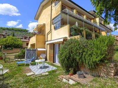 Appartamento Autonomo con Giardino e Terrazza Panoramica in Vendita a Monterotondo Marittimo