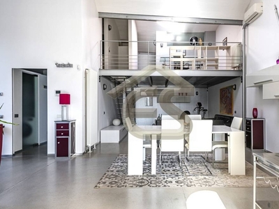 Loft a Bergamo, 5 locali, 3 bagni, con box, arredato, 200 m²