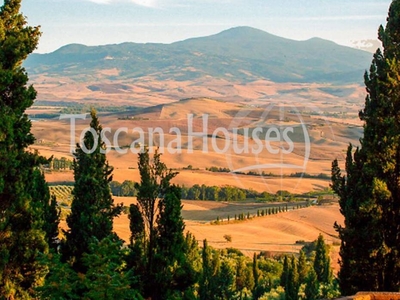 Lussuosa Villa con Piscina in Vendita a Montecatini Val di Cecina