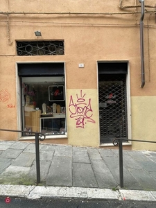 Negozio/Locale commerciale in Affitto in Via Alessi a Perugia
