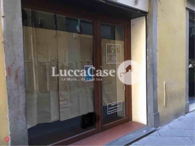 Negozio/Locale commerciale in Affitto in Via Cenami 10 a Lucca