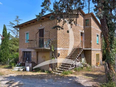 Rustic Farmhouse for Sale in Montepulciano: Your Tuscan Dream Awaits