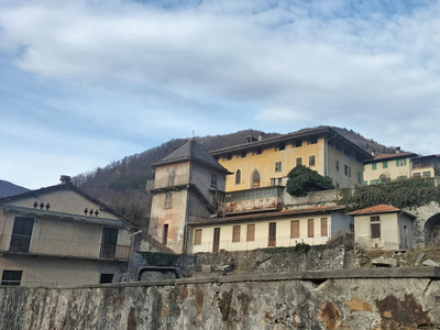 Stabile/Palazzo in vendita a Varallo