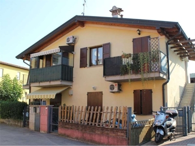 Trilocale in Via Vaccarolo 18, Desenzano del Garda, 1 bagno, 57 m²