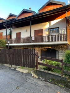 Villa a schiera a Castione della Presolana, 7 locali, 3 bagni, 215 m²