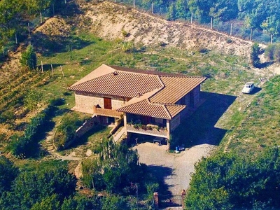 Villa in Vendita a San Gimignano: Un'oasi di tranquillità nel cuore della Toscana