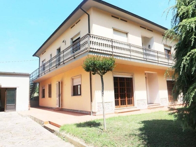 Villa for Sale in Capannori: Unique 1970s Single-Family Residence