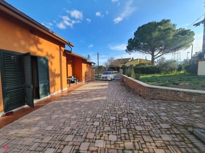 Villa in Affitto in a Castellina Marittima