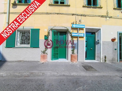 Bilocale arredato in affitto, Livorno centro