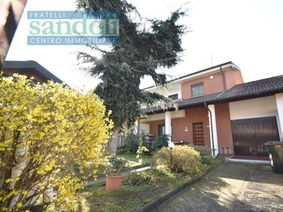 Casa indipendente con box, Caresanablot paesi