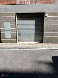 Garage/Posto auto in Vendita in Via Tarcento 54 a Roma