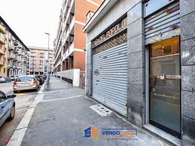 Negozio/Locale commerciale in Vendita in Via Domenico Tibone 2 a Torino