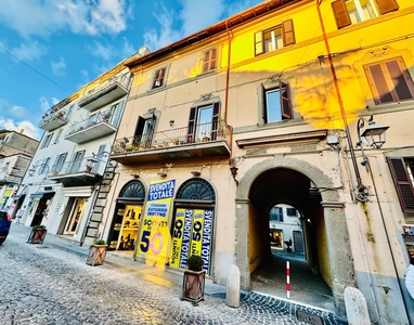 Quadrilocale in vendita, Albano Laziale centro storico