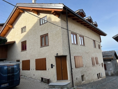 Quadrilocale in Via Colle Bourget, Sauze d'Oulx, 2 bagni, 100 m²