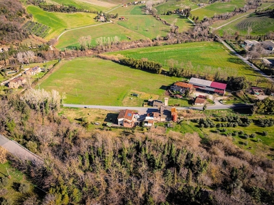 Rustico con terrazzo a Volterra