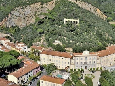 Villa Bifamiliare con giardino a San Giuliano Terme