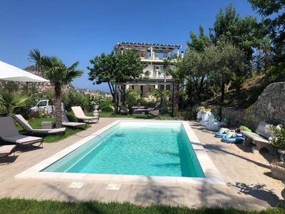 villa indipendente in vendita a Taormina