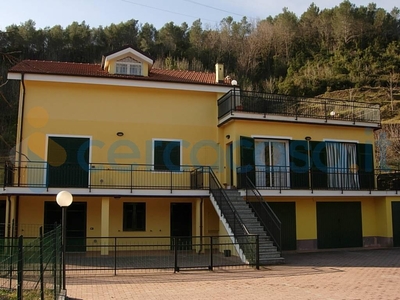 Appartamento Trilocale in vendita a Andora