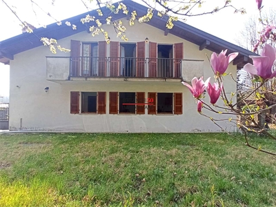 NIBBIO, CASA INDIPENDNETE CON GIARDINO