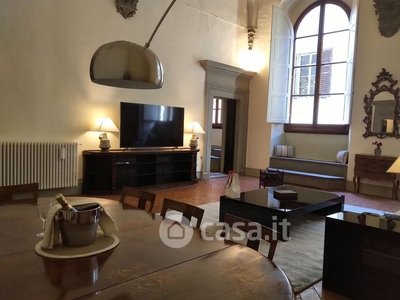 Appartamento in Affitto in Piazza santa croce a Firenze