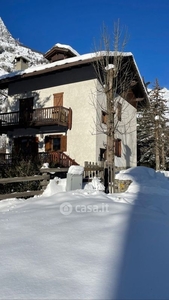 Appartamento in Affitto in Strada Grand Ru 2 a Courmayeur