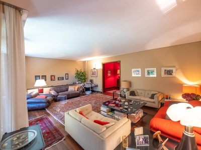 Appartamento in Vendita a Genova, zona Albaro, 780'000€, 251 m²