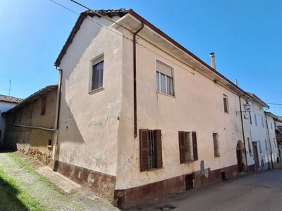Casa Indipendente in Vendita ad Castagnole Monferrato - 75000 Euro