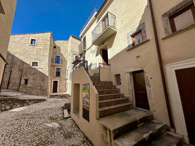 casa in vendita a Castel del Monte