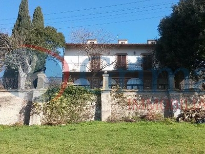 Casa indipendente con giardino a Assisi