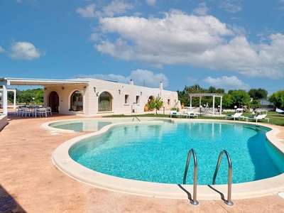 Hasamami Luxury Villa a Ostuni, 4 camere matrimoniali, piscina privata